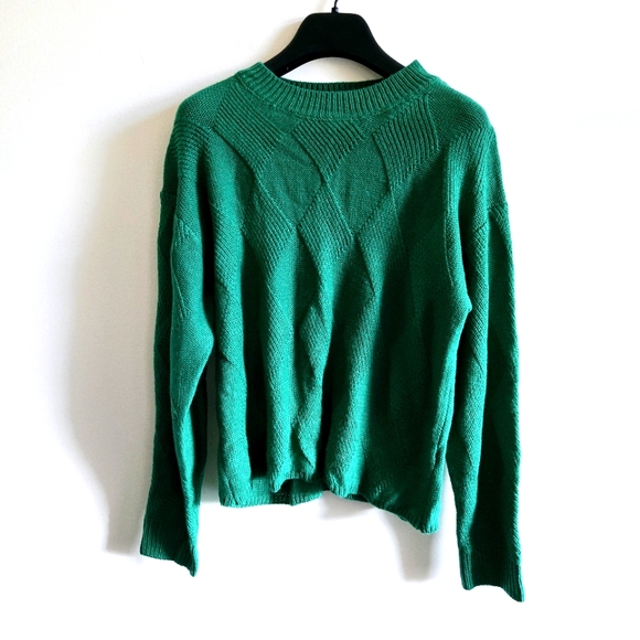 Sweaters - Green cable knit sweater, M